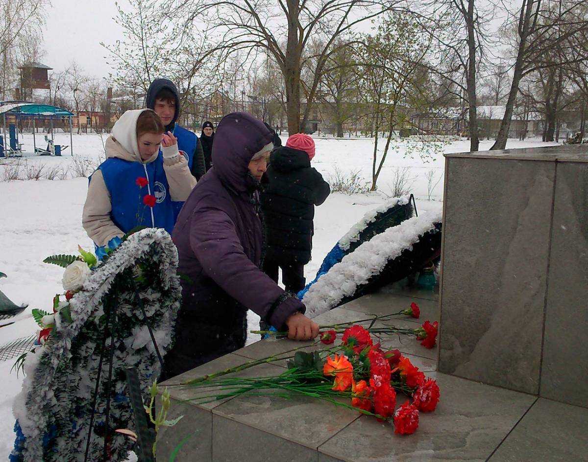 Волотовские ветераны труда и волонтёры Победы почтили память жертв геноцида